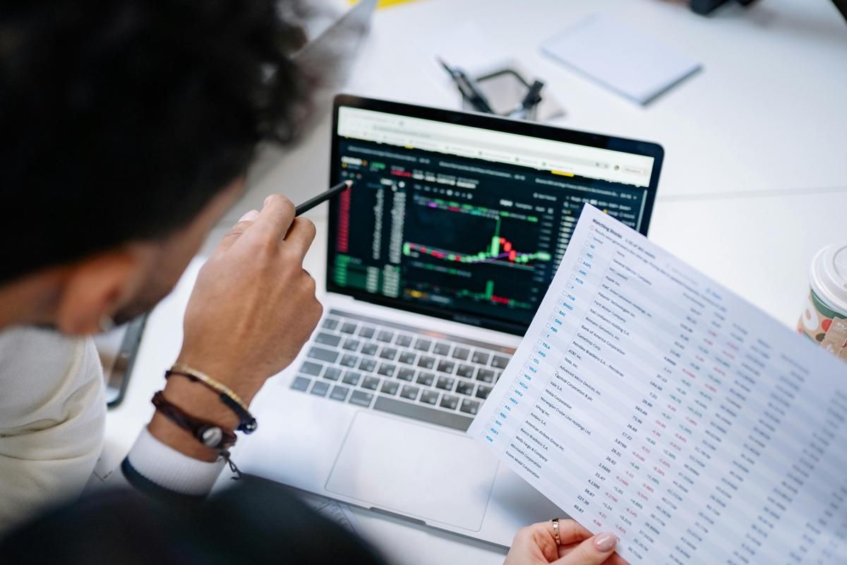 Daftar Saham Paling Menguntungkan Pekan Ini: 3 Perusahaan Naik 100 Persen Lebih