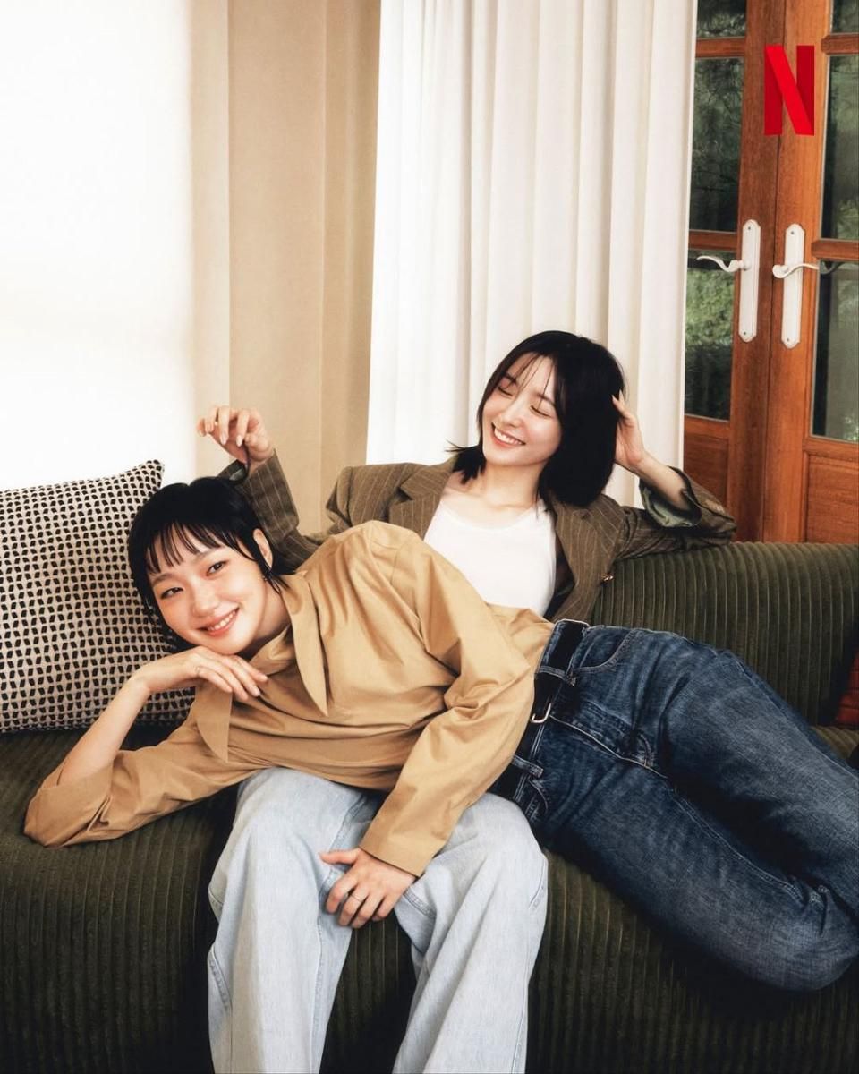 8 Potret Persahabatan Ji Hyun dan Go Eun
