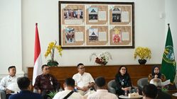 Sekolah Gratis: Bebas SPP dan Internet