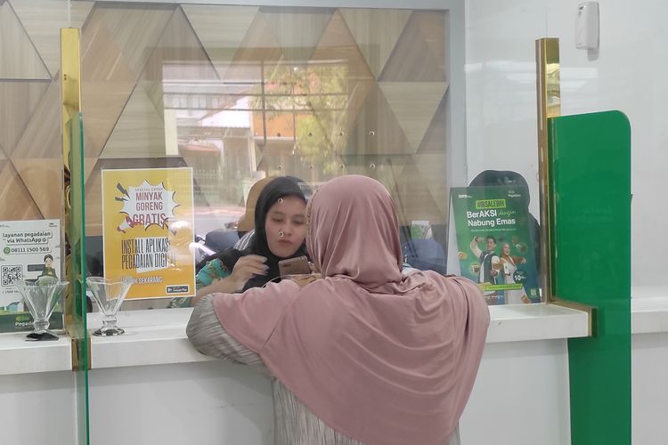 Kisah Guru dan Petani di Demak: Berinvestasi Emas di Tengah Ketidakpastian