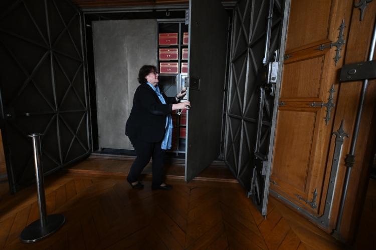De la Constitution à la dernière lettre de Marie-Antoinette, l’armoire de fer dévoile ses trésors