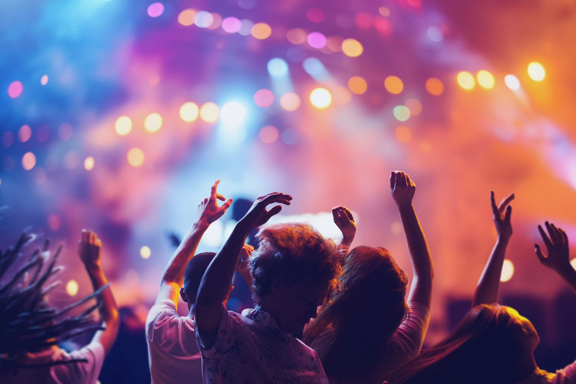 Woman Buys Concert Tickets to See Her 'Favorite' Artist, but Boyfriend(00)