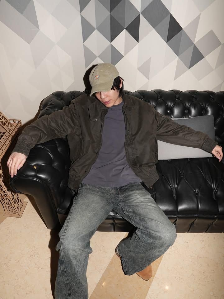 7 Gaya Layering Aktor First Kanaphan, Streetwear Keren!