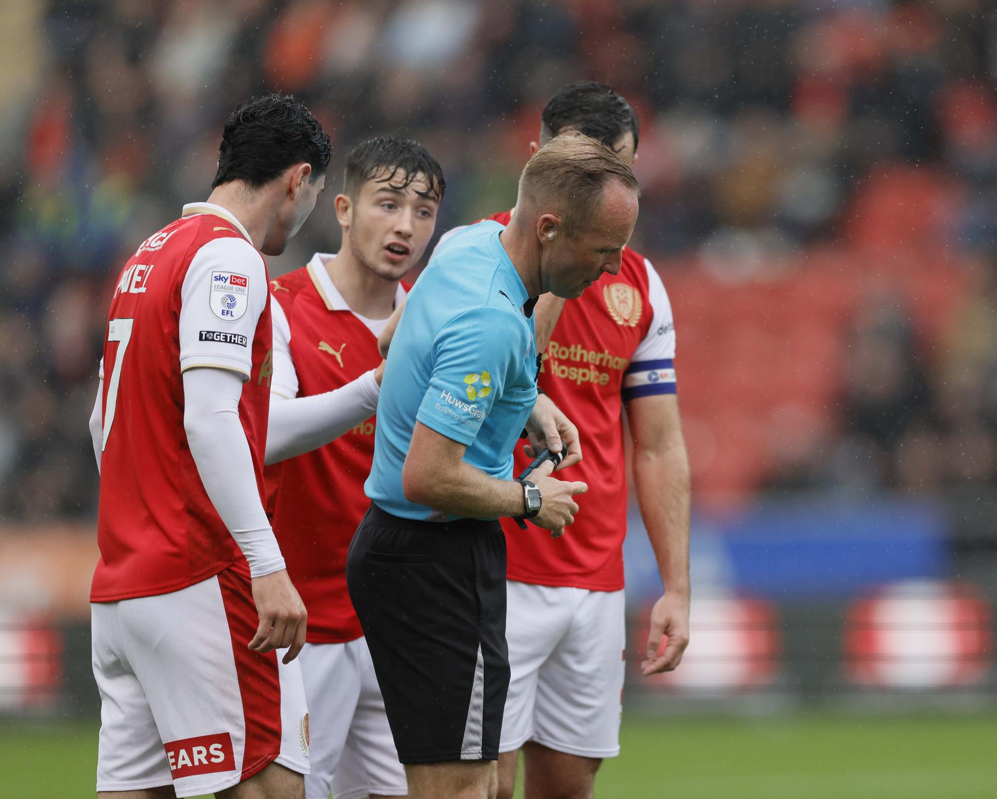 Matt Hamshaw quizzes referee about Rotherham United 'no goal' decision