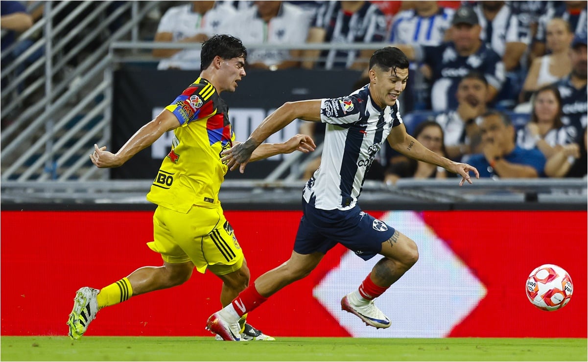 Momento en el que Dagoberto Espinoza se lesionó ante Monterrey. FOTO: IMAGO7