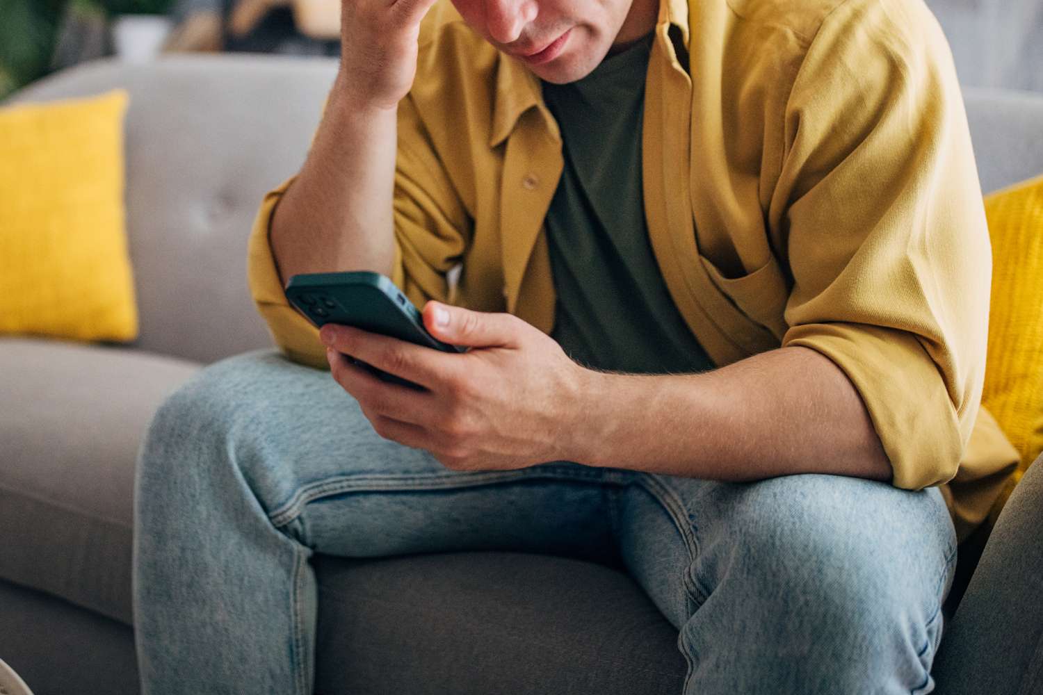 Man Says His Mother and Sister Still Keep in Touch with His Cheating Ex