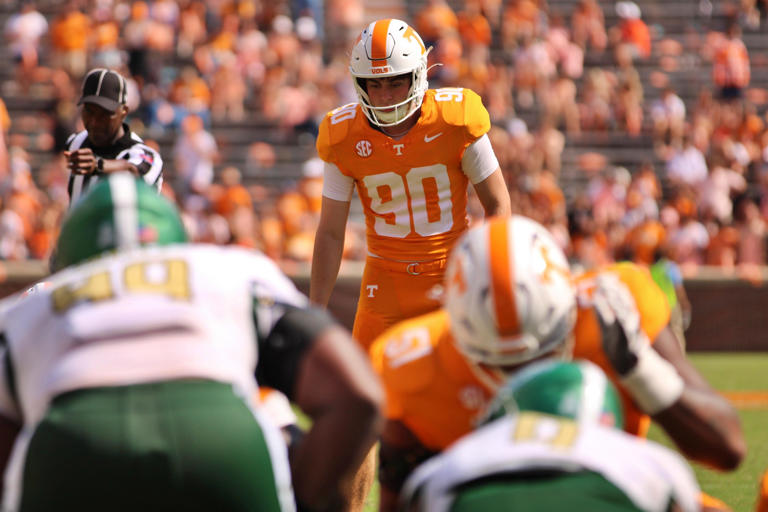 Tennessee football kicker Max Gilbert announces transfer