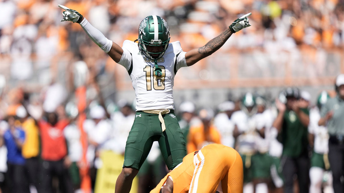 UAB fans outraged after Blazers player stomps on Tennessee kicker’s foot