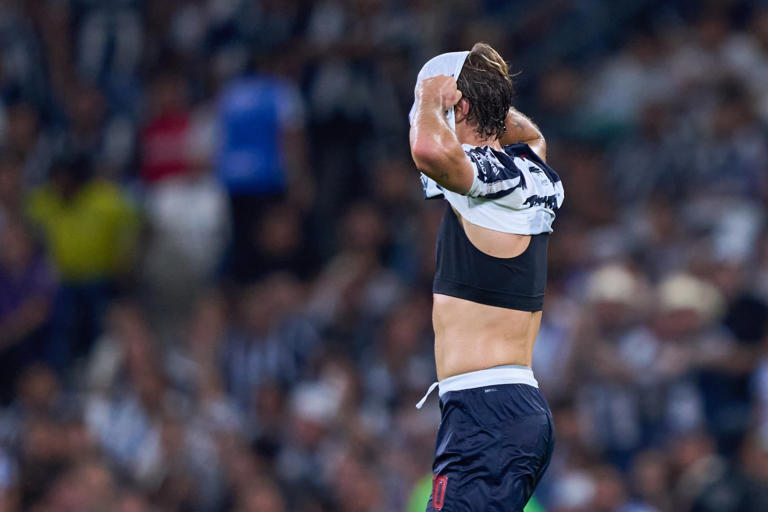 Sergio Canales of Monterrey during the 9th round match between Monterrey and America as part of the Liga BBVA MX, Torneo Apertura 2025 at BBVA Bancomer Stadium, on September 20, 2025 in Monterrey, Nuevo Leon, Mexico.