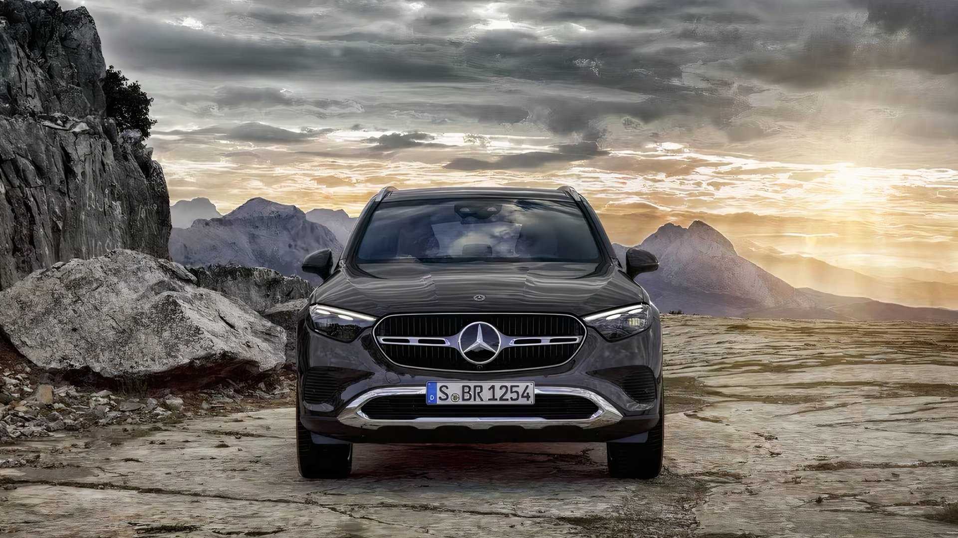 Front shot of Mercedes-Benz GLC-Class