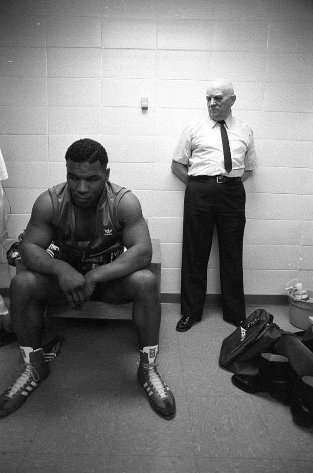 35 Photos of Mike Tyson’s Life and Boxing Career