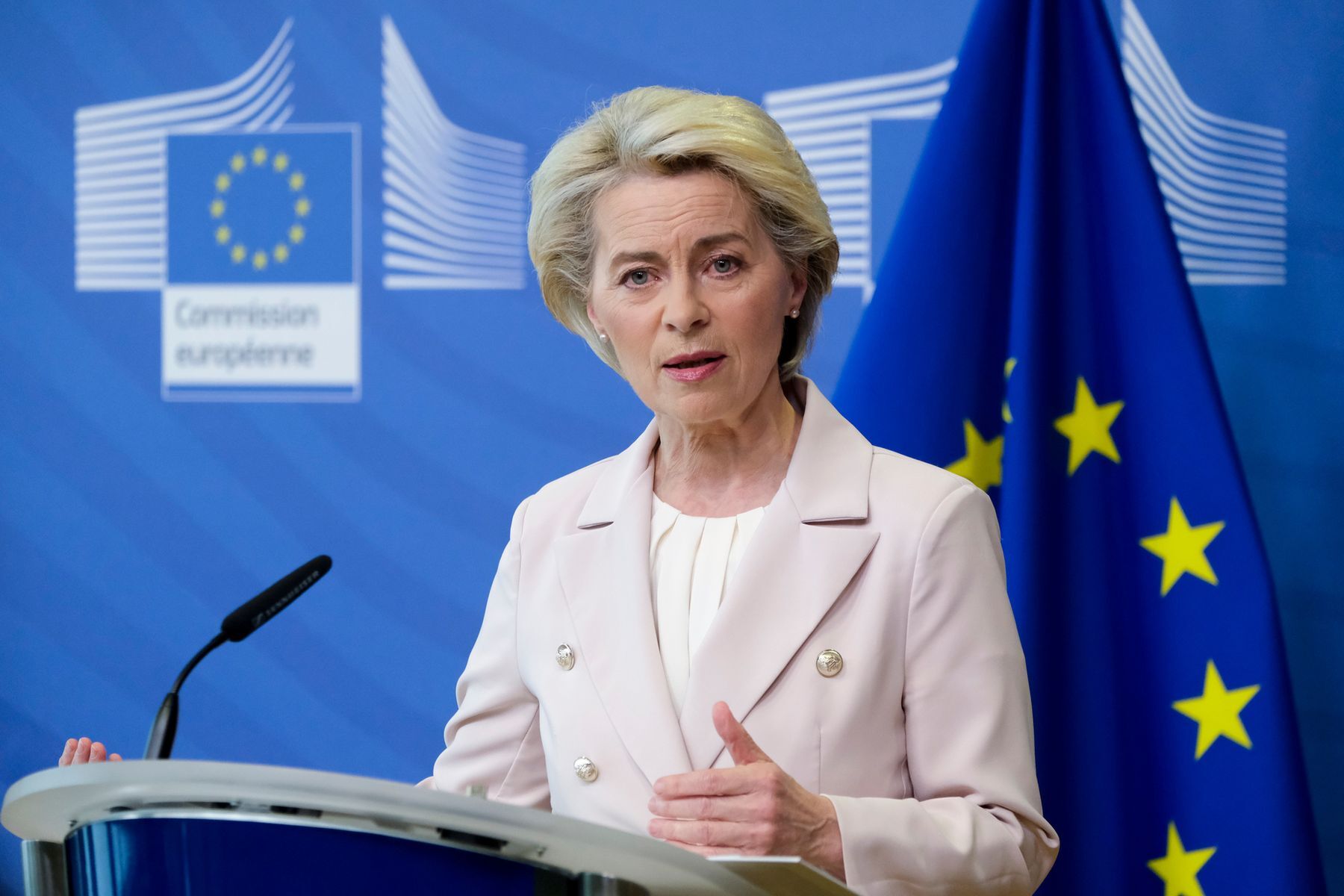 eu-member-states-back-von-der-leyen-despite-controversial-trade-deal