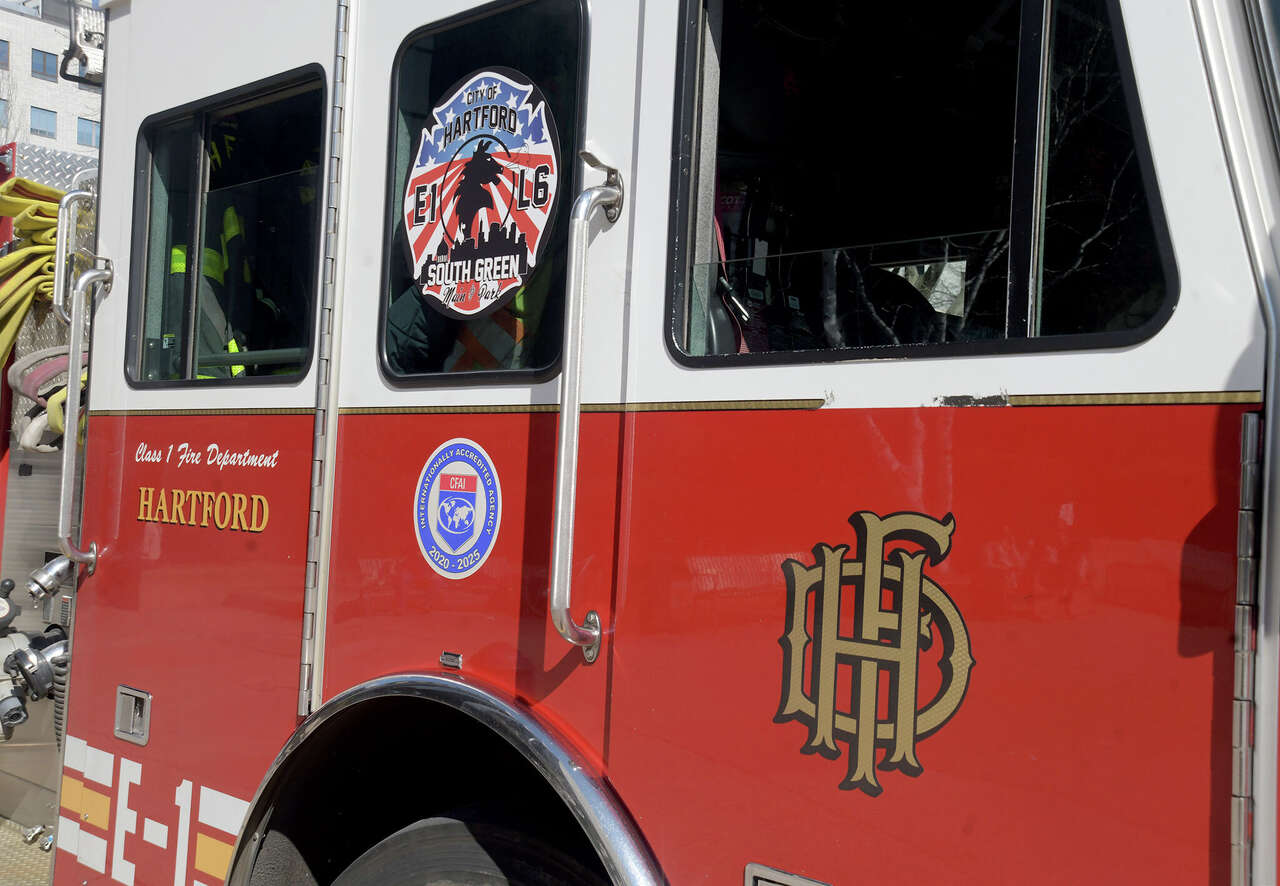 Hartford crews battling two-alarm fire on Bond Street, officials say<br>