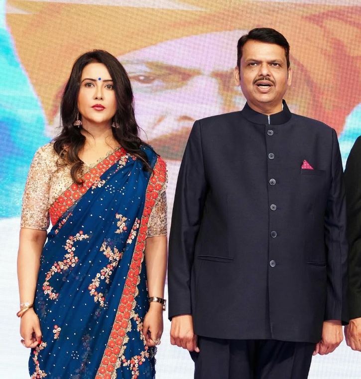 amruta-fadnavis-faces-backlash-over-inappropriate-beach-cleanup