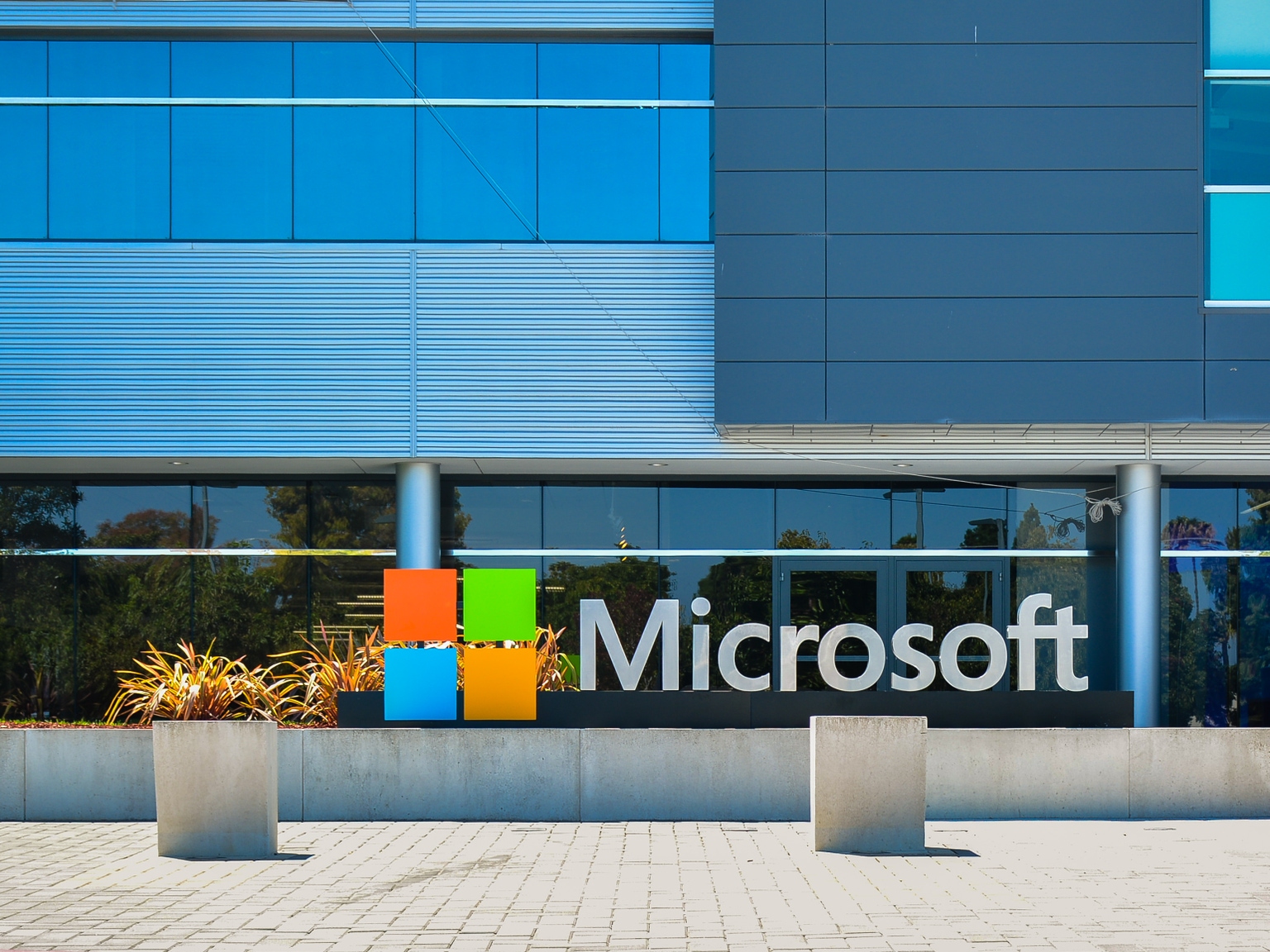 Microsoft updates work policy with 3-day in-office measure