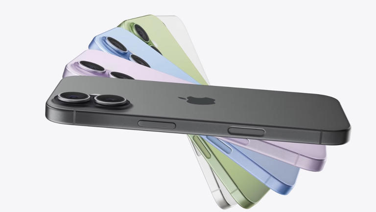 iPhone 18 Leaks: Apple To Shrink The Dynamic Island In Its New Series