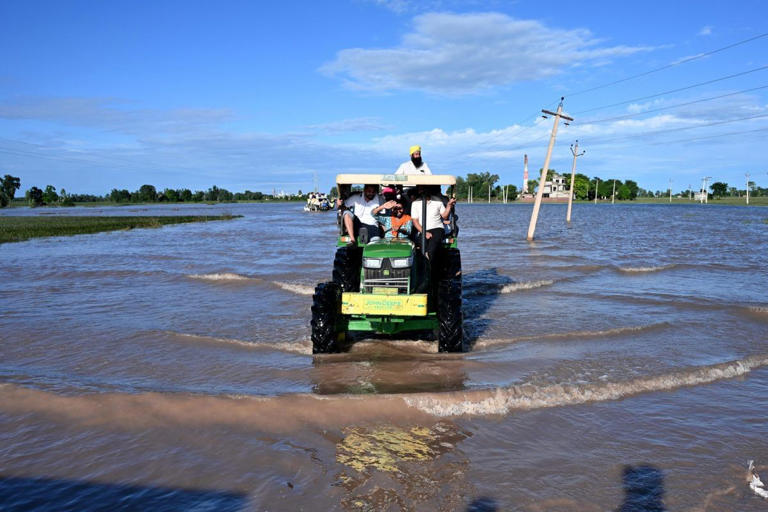 Punjab flooded but not fallen: Trucks, troops & langar in frame as ...