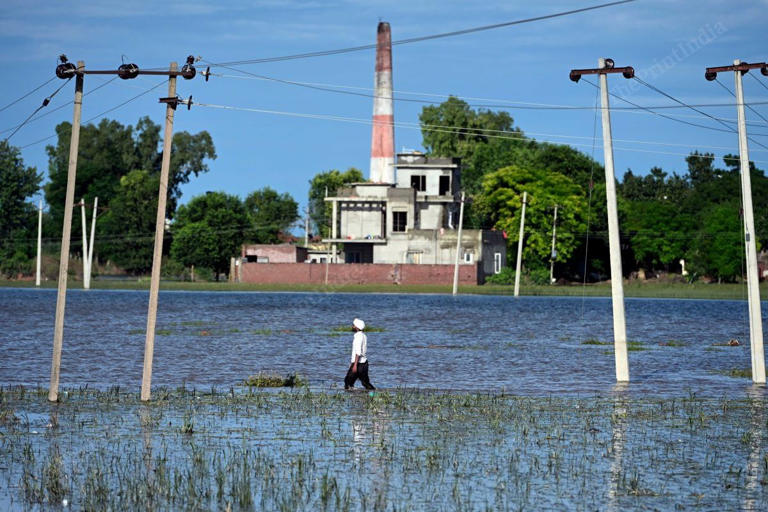 Punjab flooded but not fallen: Trucks, troops & langar in frame as ...