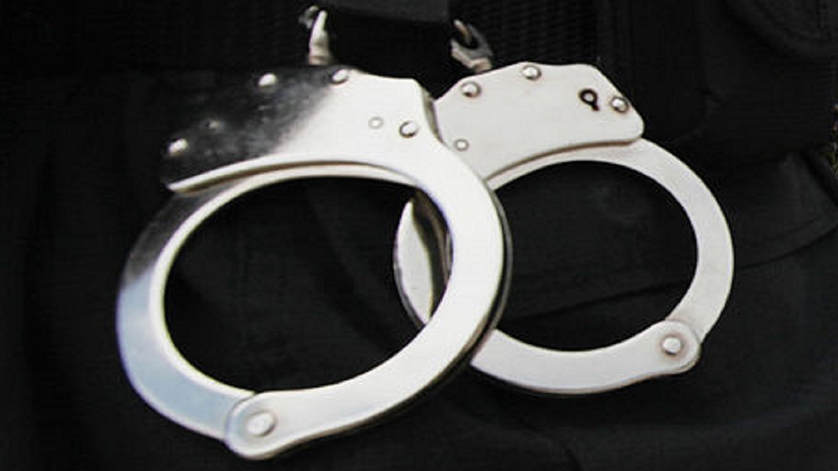 Former South Suburban police officer charged with sexually assaulting child