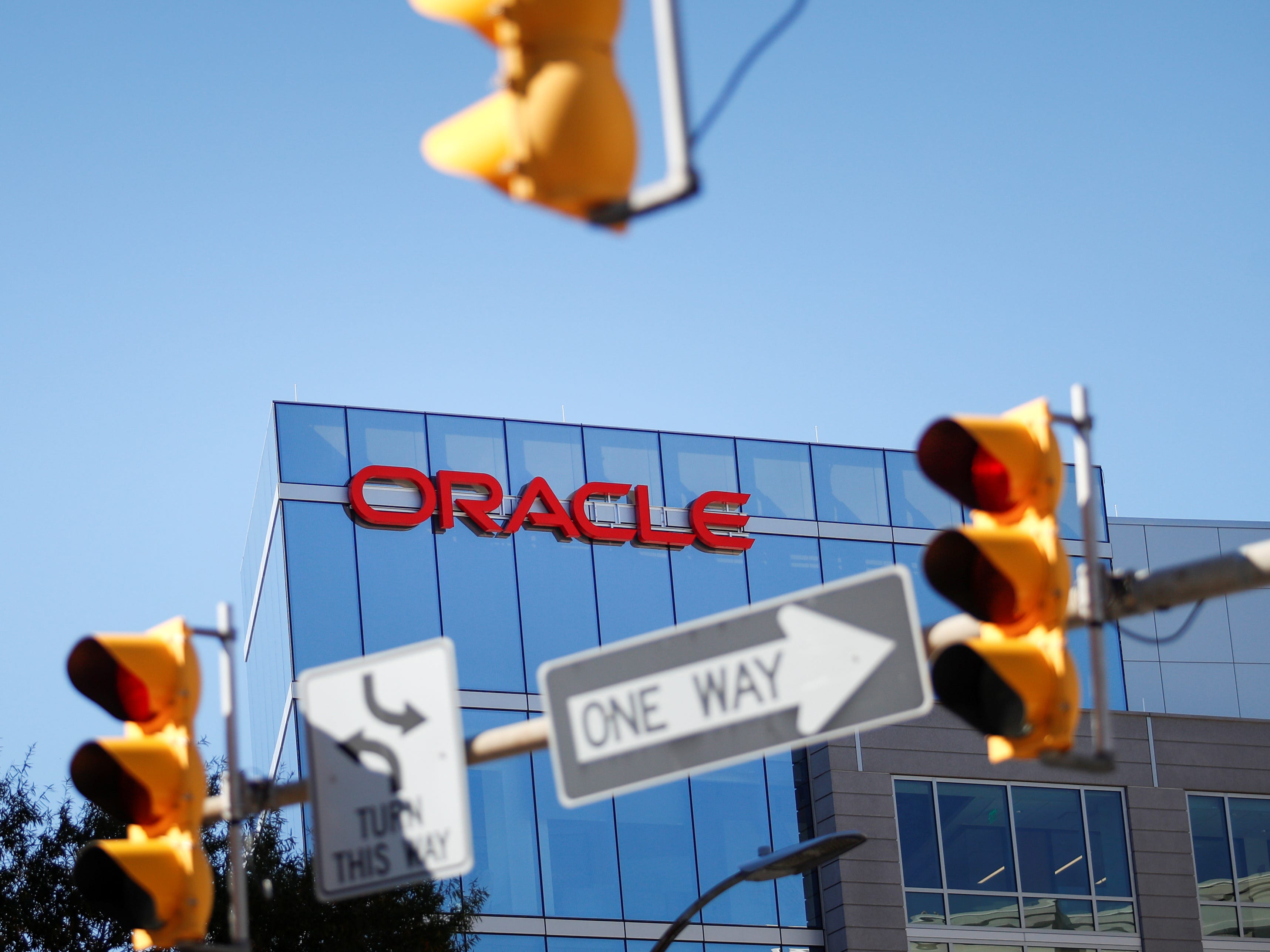 Oracle spikes 43% as blockbuster forecast cements it as a major player ...
