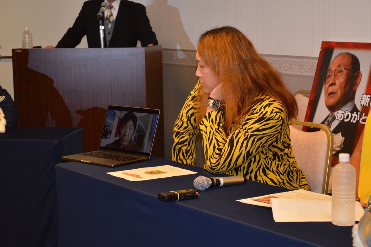 斉藤勝弘「女の首」、日展会友・ブロンズレリーフ 斉藤勝弘「女の首」、日