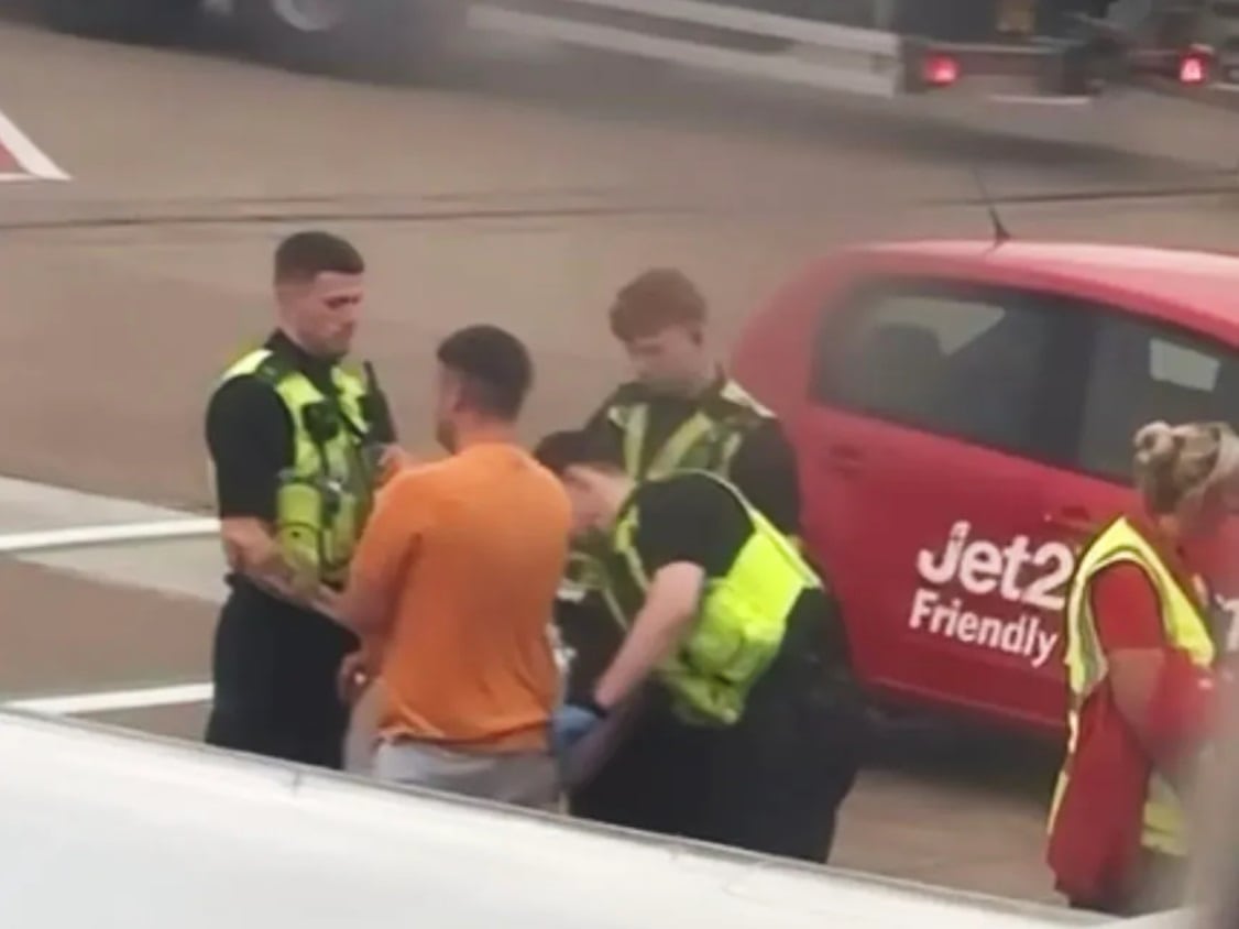 Drunken brit's rejected proposal sparks midair disturbance, flight return