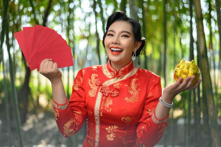 Paling Kaya! 7 Shio Ini Jadi Magnet Keberuntungan Finansial di Tahun Ular Kayu 2025