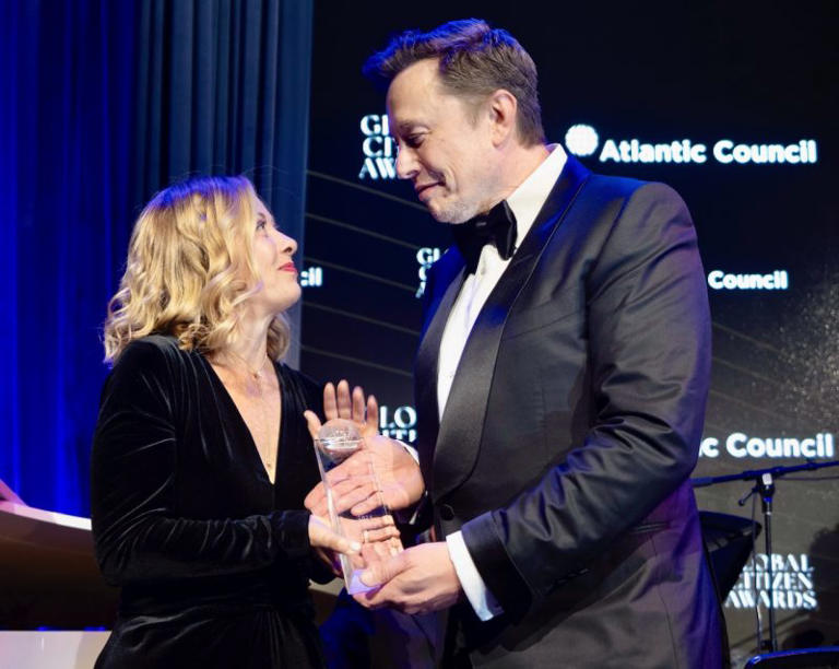 Giorgia Meloni con Elon Musk (Imagoeconomica).