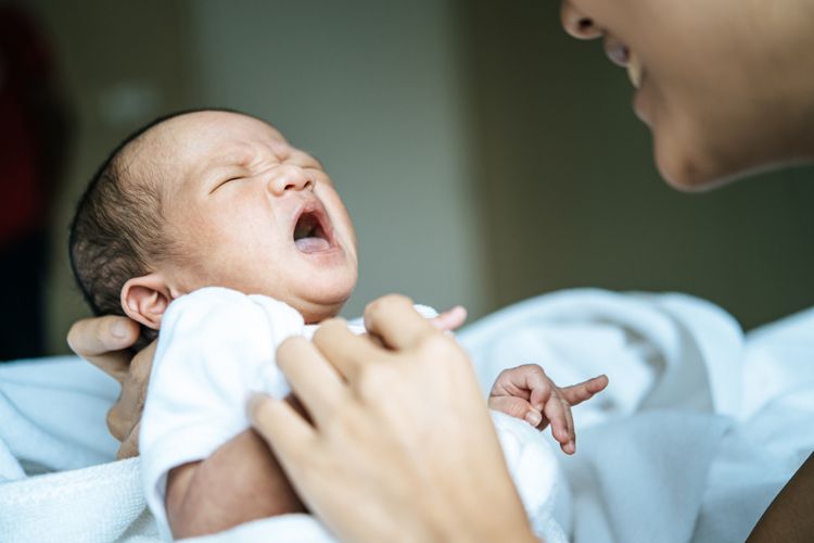 8 Cara Aman Mengatasi Hidung Tersumbat pada Bayi yang Wajib Diketahui Orang Tua