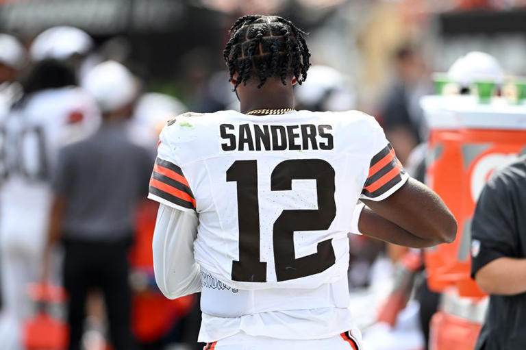 Shedeur Sanders' star power on full display as Browns QB beats Patrick  Mahomes
