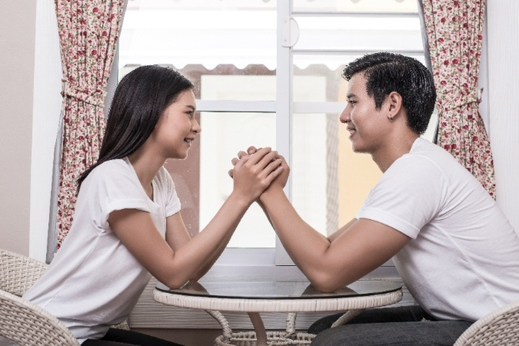 Keseriusan Hubungan? 5 Zodiak Ini Takut Berkomitmen