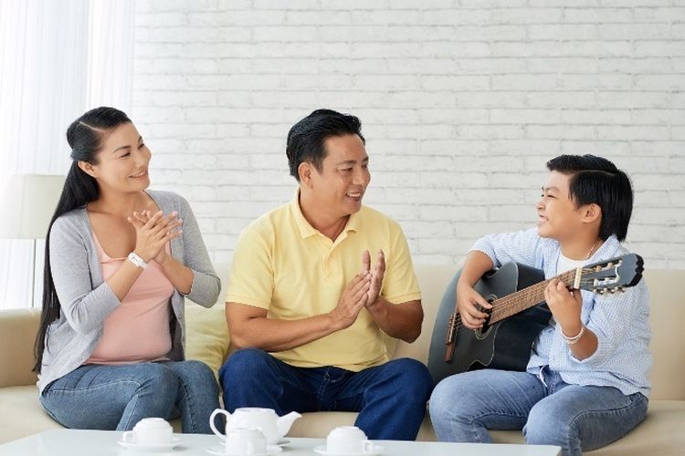 8 Kebiasaan Orang yang Tidak Suka Padamu Tapi Pura-pura Baik, Menurut Psikologi
