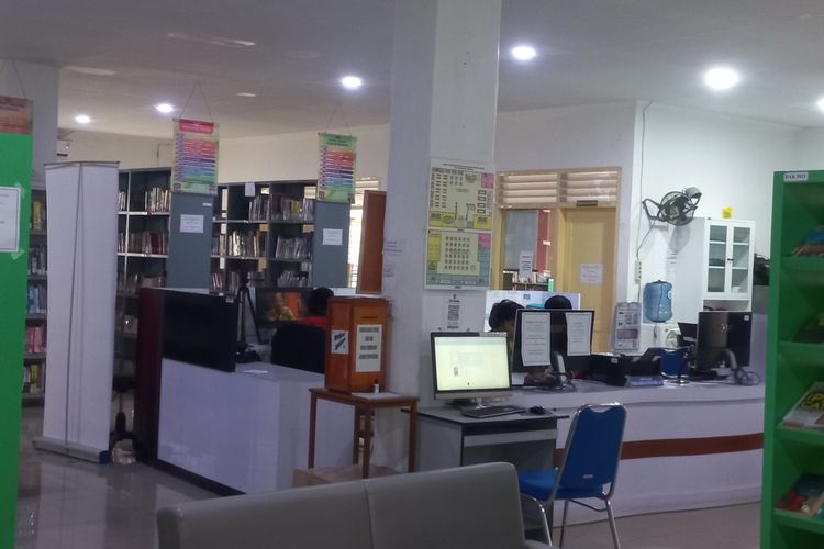 Zufri, Pustakawan yang Rela Kurangi Istirahat untuk Pengunjung