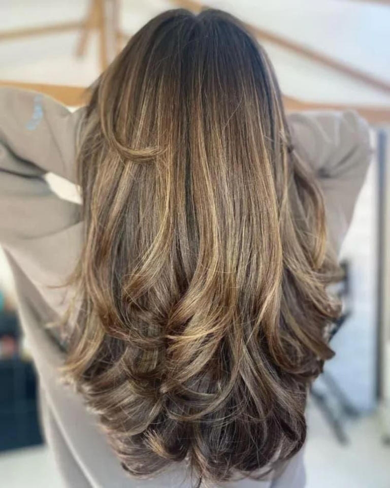 17 Model Rambut Segi Layer Oval 3 Tingkat, Elegan dan Feminin