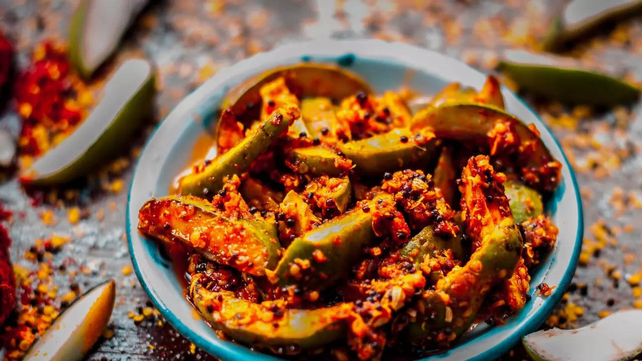 From Thecha to Mirch ka Salan: 10 iconic green chilli dishes from ...