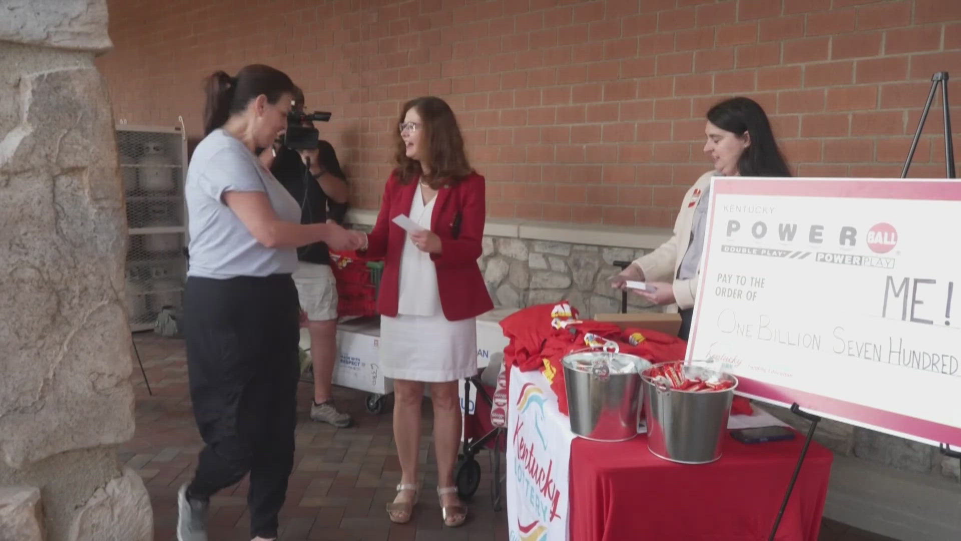 Winning ticket sold in Kentucky during Monday s Powerball drawing