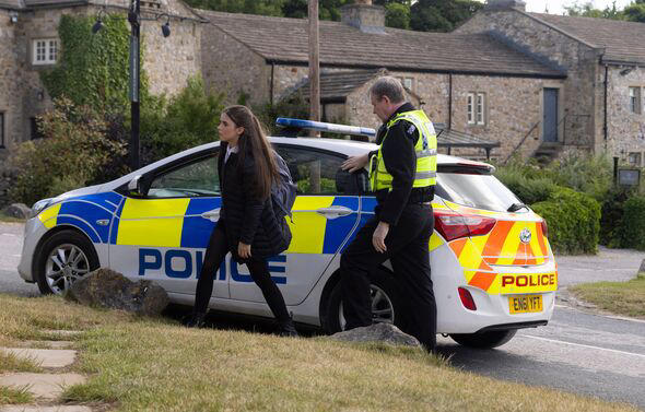 Emmerdale exit 'sealed' for April Windsor as she foolishly confronts drug  dealer