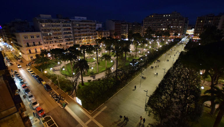Bari, risse a ripetizione in Piazza Umberto, Botte, panico e fuggi ...