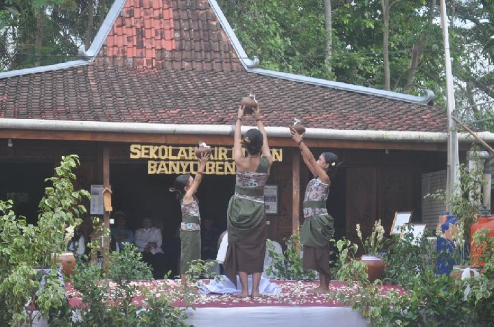Kenduri Banyu Udan di Yogyakarta: Solusi Air Bersih dari Hujan
