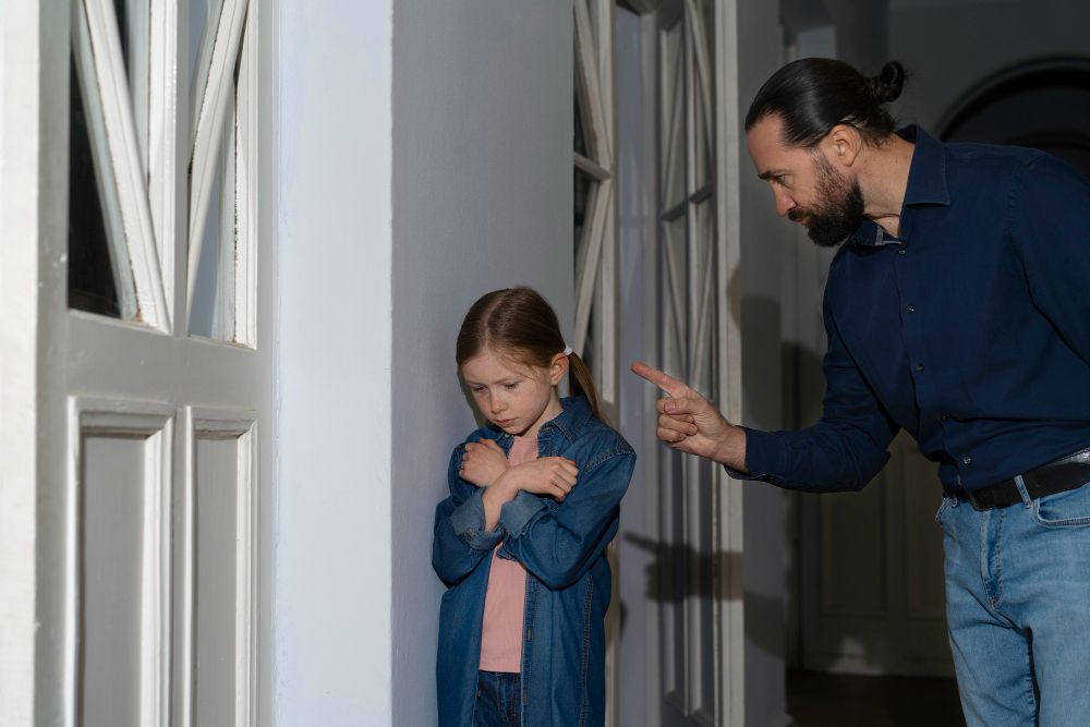 Mengenal Daddy Issues: Dampak Psikologis pada Hubungan, Kepercayaan Diri, dan Kesehatan Mental