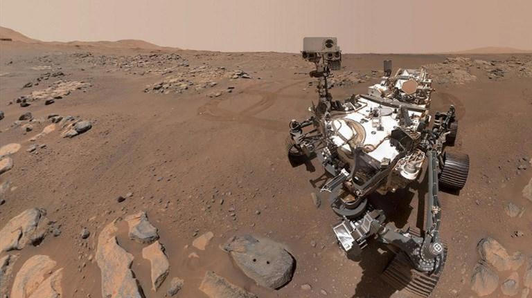 NASA vindt aanwijzingen dat er vroeger misschien leven was op Mars