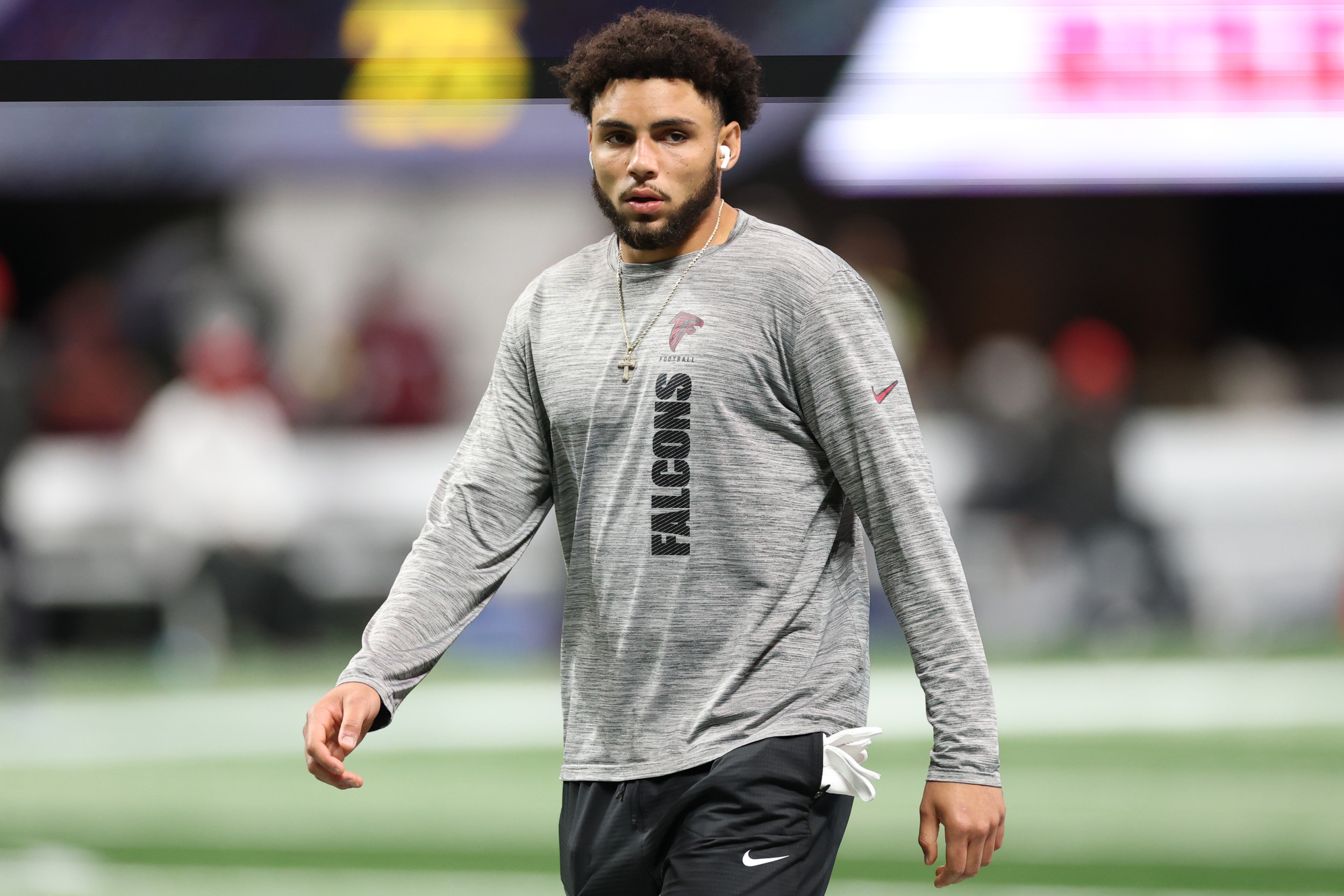 DRAKE'S（ドレイクス） Drake's Head-to-Toe Windbreakers Are a True Vibe | GQ