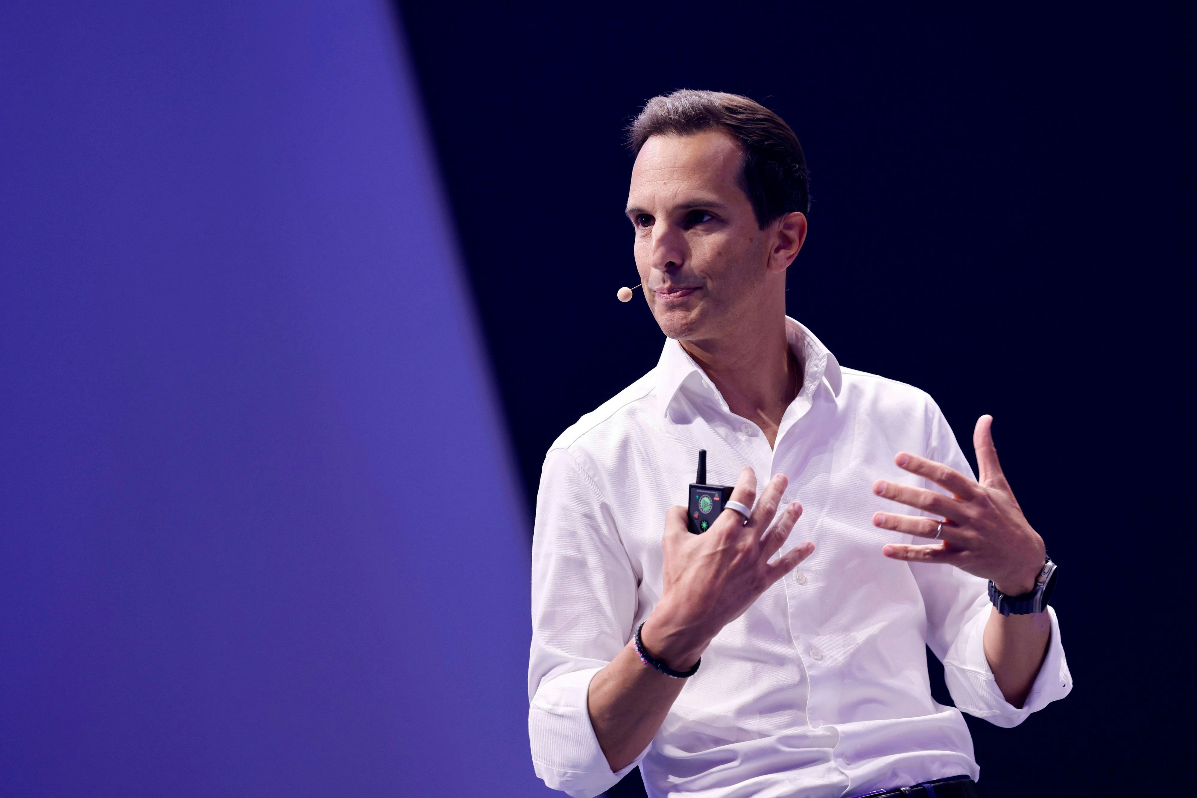 Manager Rodrigo Diehl, Vorstandsmitglied Deutsche Telekom AG, spricht im Rahmen von Europas führender Digitalisierungsinitiative auf Entscheider-Level DIGITAL X Focus AI im Confex der Koelnmesse. Köln, 10.09.2025 NRW Deutschland *** Manager Rodrigo Diehl, Member of the Board of Management Deutsche Telekom AG, speaks as part of Europes leading digitalization initiative at decision-maker level DIGITAL X Focus AI at the Confex of Koelnmesse Cologne, 10 09 2025 NRW Germany Copyright: xChristophxHardtx