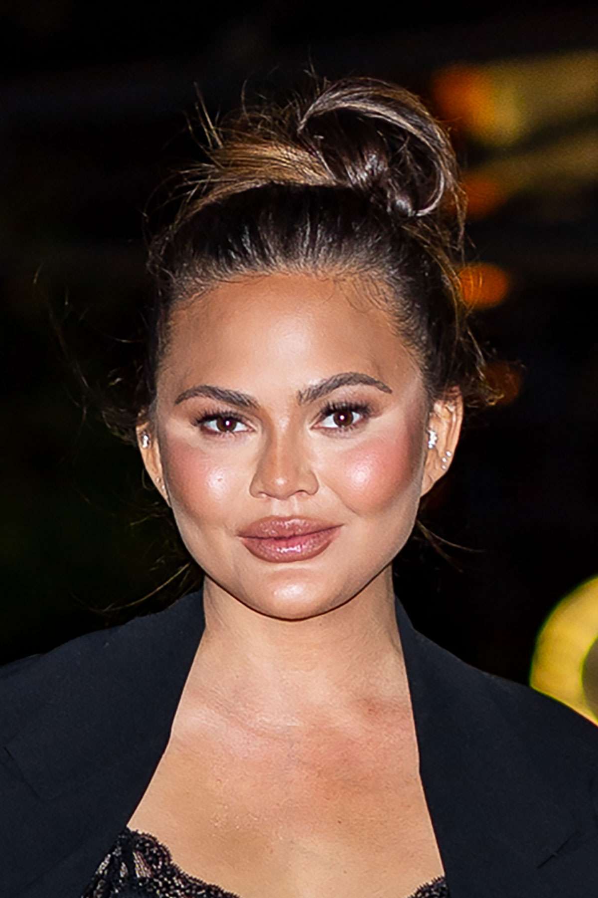 Chrissy Teigen Combined All of Fall 2025’s Hottest Trends in the Most(00)