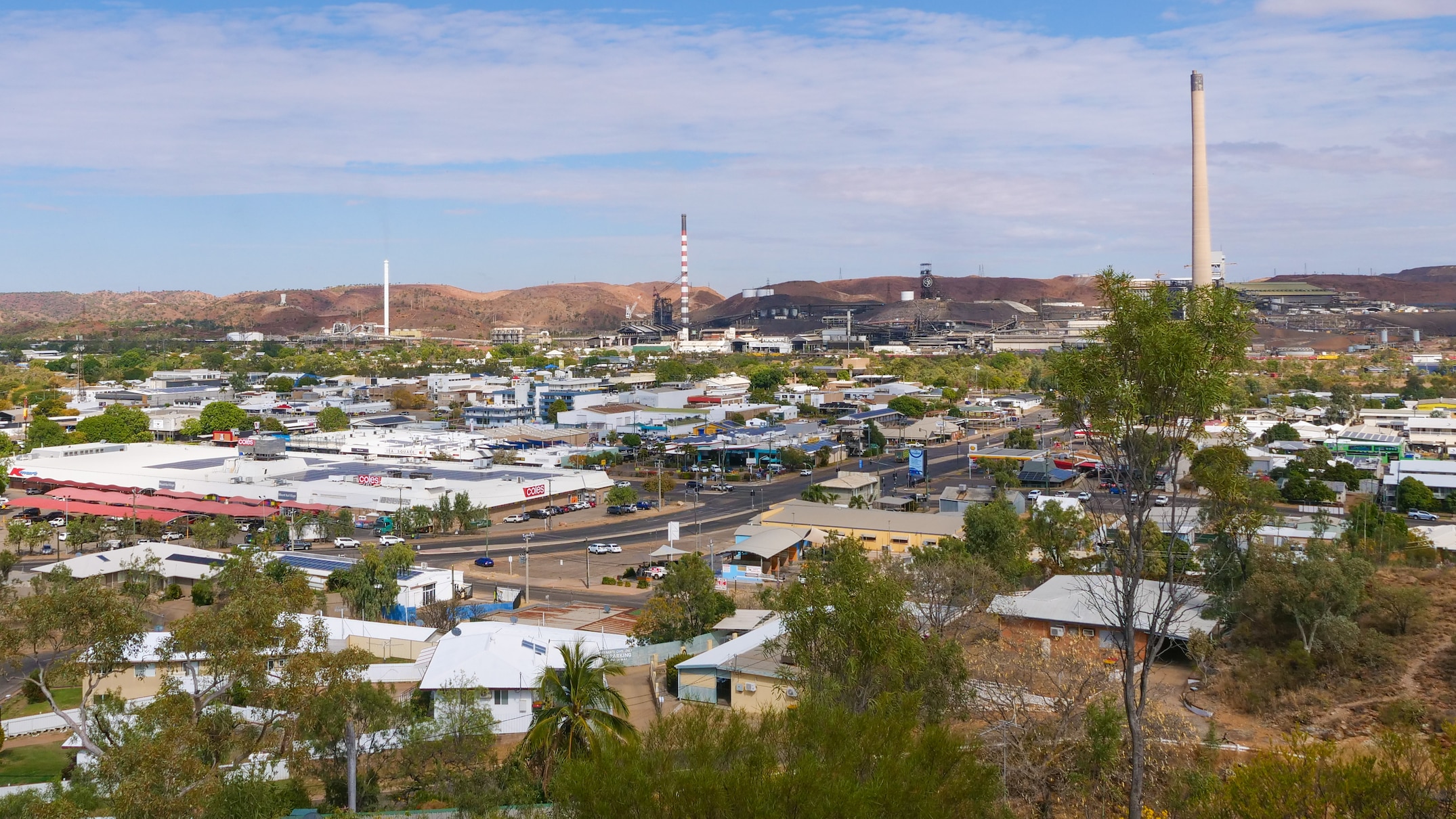 Mount Isa mayor welcomes migrants amid worker shortage