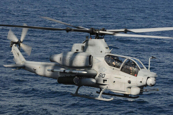 希少！米軍放出品 AH-1 コブラ 攻撃ヘリコプター テールローター 実物 中継ぎ”のはずが長寿命！攻撃ヘリ元祖「コブラ」60年間活躍中