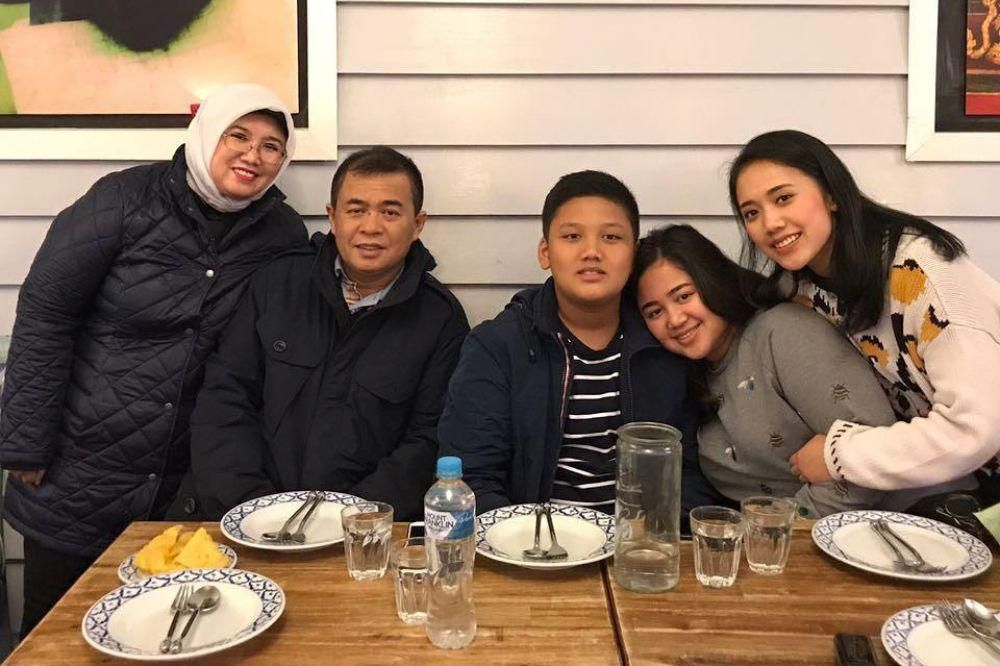 5 Fakta Menarik Keluarga Puteri Komarudin, Menpora Baru Anak Ade Komarudin