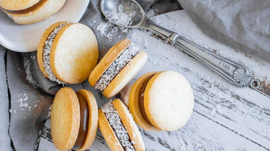 Paso a paso para hacer alfajores de maicena en casa