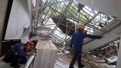 Atap Sekolah Ambruk, 31 Siswa dan Guru Terluka