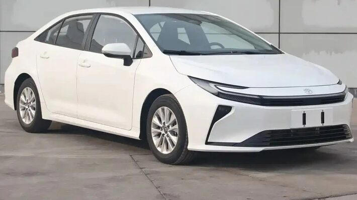 Novo Toyota Corolla tem 1,78 m de largura e 1,35 m de altura Foto: MIIT/Reprodução